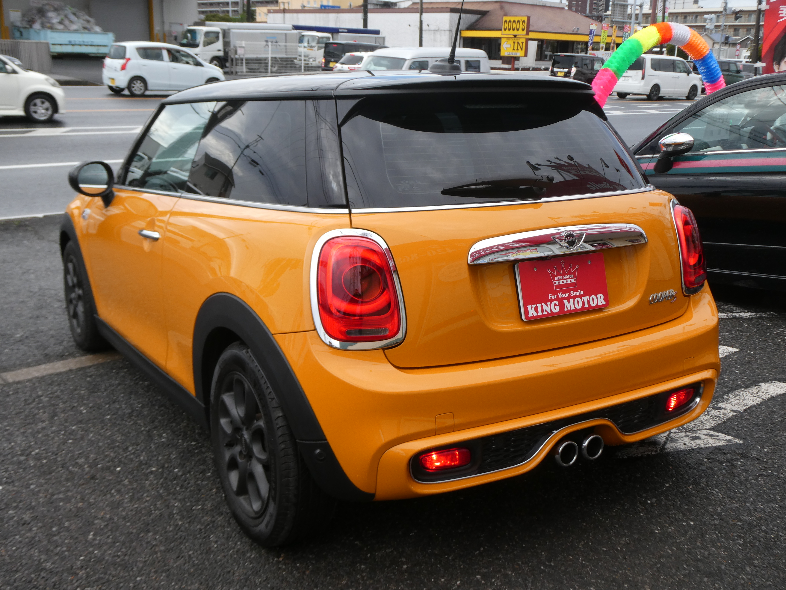 ミニバンとハイブリッド車の比較